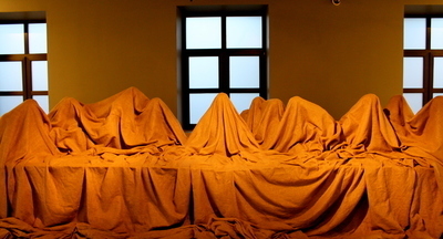 Новосибирский вуз прикрыл обнаженные античные статуи ради чувств РПЦ