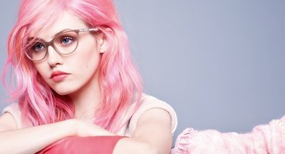 Ученицу пермской школы отстранили от занятий из-за розового цвета волос