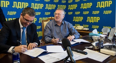 В ЛДПР разработают поправки для защиты врачей и учителей от «травли»