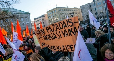 Бастующие учителя Литвы добились увольнения министра образования