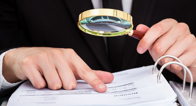 В школы Екатеринбурга детей зачисляли по поддельным документам