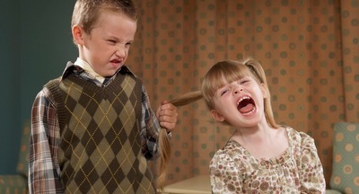 Родители требуют убрать из класса в челябинской школе ребенка с особенностями развития