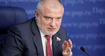 Чинолюбие: для чиновников – всё, для учителей – ничего