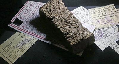 Дети из петербургских школ попробовали блокадный хлеб 