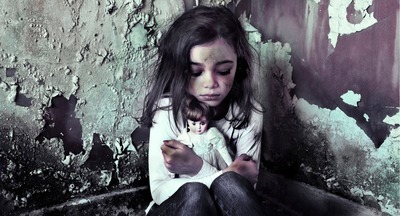 «Ей к ЕГЭ готовиться надо, а она себе ноги бритвой режет!»