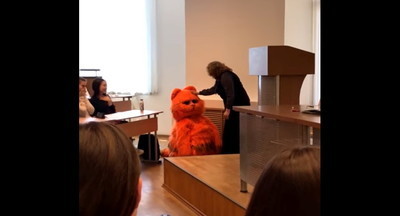 На Урале студент пришел к преподавателю в костюме кота – и получил пожизненный зачет