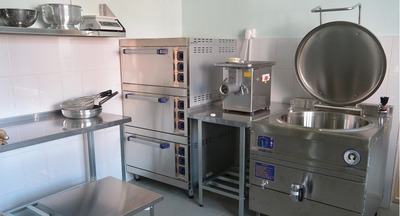 Для школьных столовых запретят покупать зарубежное оборудование