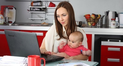 Минтруд потратит 11 миллиардов рублей на переобучение женщин, которые находятся в декретном отпуске