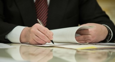 Путин подписал закон о фейковых новостях