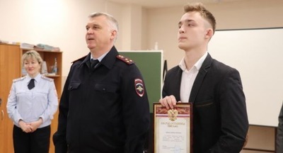 Школьник из Красноярска помог полицейским задержать двух мошенниц