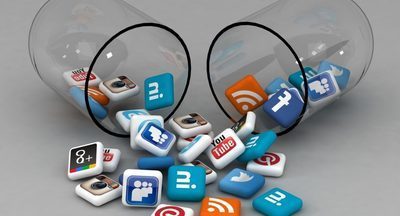 Уволившаяся из-за фотографии учительница разработает правила поведения педагогов в социальных сетях 