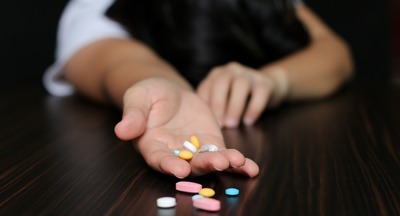 Пять учеников в Якутске отравились принесенным в школу медпрепаратом