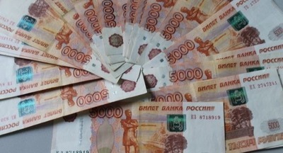 Куда уходят деньги: В Удмуртии директор школы собирала с учителей премии в несуществующий фонд