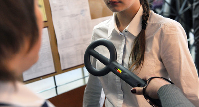 Родители в Могойтуе пожаловались на поиски шпаргалок под юбками у школьниц на ЕГЭ