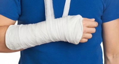 «Шеф, все пропало!»: У казанского школьника на ЕГЭ зазвонил телефон, спрятанный под гипсом на руке