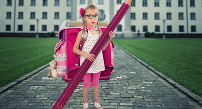 Через пять лет российские школьники не будут носить в школу тяжелые ранцы, тратить время на поиск расписания и стоять в очереди в гардероб или библиотеку