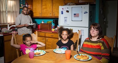 Исследование: разговоры с ребенком по душам помогут ему избежать проблем в школе