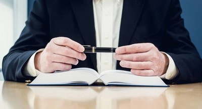 Директор школы не выдала зарплату принятым на работу ученикам