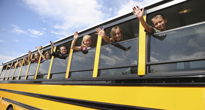 Школьника из Мурманска забыли в автобусе после смены в лагере под Краснодаром