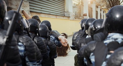 Могут ли несовершеннолетнего привлечь к административной ответственности за участие в митинге