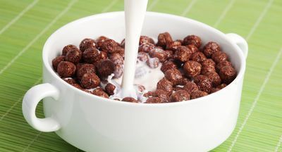 Роскачество обнаружило опасный токсин в сухих завтраках для школьников