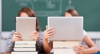 В России около 100 тысяч школьников перешли на дистанционное обучение