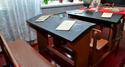 В преддверии 75-летия Победы в Великой Отечественной войне в ульяновских школах установят «Парты Героев»