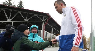 Мать затравленного за прическу мальчика рассказала о встрече с Дзюбой