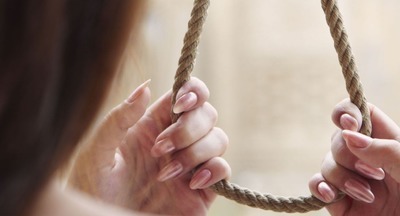 Девушку вынули из петли в школьном туалете