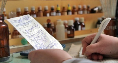 Ученые предложили государству оплачивать все лекарства по рецептам