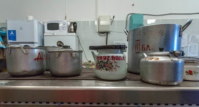 В свердловской школе дети учатся в столовой