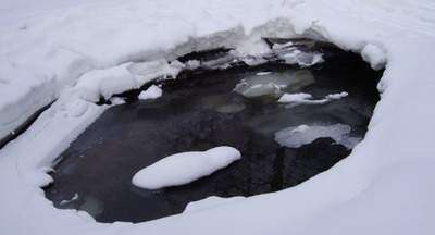 Двое детей провалились под лед и погибли в Подольске