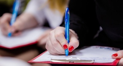 В школах Узбекистана борются с коронавирусом с помощью диктантов