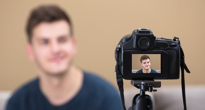 Учителя в Татарстане начали проводить уроки через YouTube