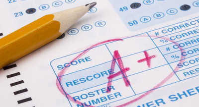 Великобритания: Экзамены отменены из-за коронавируса, дети получат оценки, которые поставят их учителя