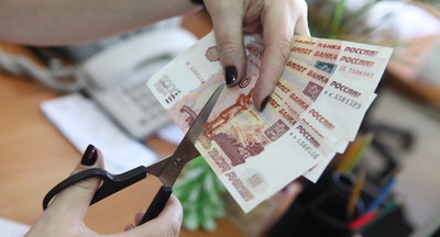 Министр просвещения РФ сказал, что делать, если учителям уменьшают зарплату