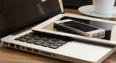 Министерство просвещения продолжает работу по обеспечению техникой школьников и педагогов для дистанционного обучения