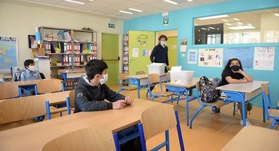 В Бельгии открыли школы и музеи