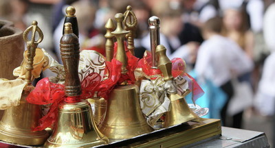 Минпросвещения будет мониторить проведение последних звонков и выпускных