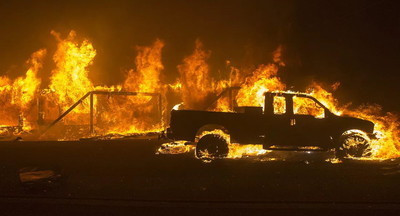 В Петербурге мужчина спас двоих детей из горящей машины