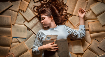 Андрей Кончаловский призвал выпускников школ читать бумажные книги