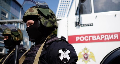 Росгвардия сделала предупреждение директору казанской школы, который вызвал наряд, чтобы прогнать учеников