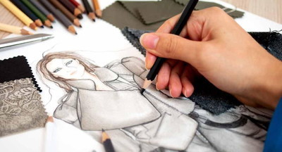 Семиклассница школы № 2065 провела показ авторской коллекции одежды