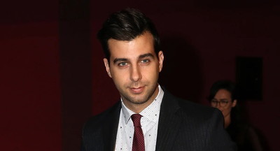 Иван Ургант и Джоанна Стингрей поздравили выпускников 