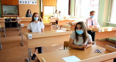 Самый массовый: выпускники сдают ЕГЭ по русскому языку