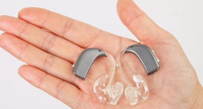 В Департаменте образования Москвы извинились за требование к школьнику с ОВЗ снять слуховой аппарат на ЕГЭ