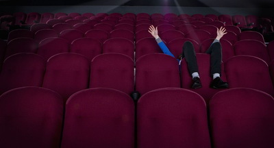 В Китае подарят 4 миллиона билетов в кино медикам и выпускникам школ