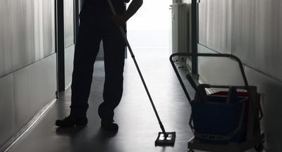 В Челябинске учителя уволились после сборов на дезинфекторы воздуха