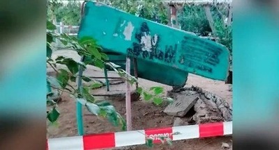 В Астрахани мальчик погиб под бетонной плитой на детской площадке 