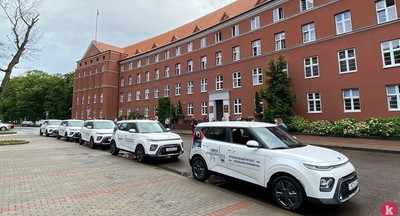 В Калининграде учителя впервые получили служебные машины